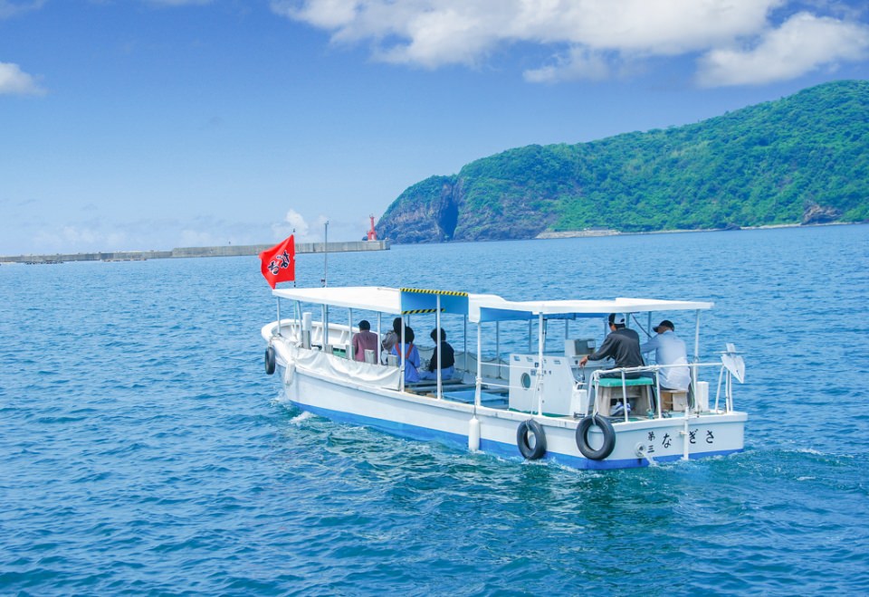 加賀潜戸遊覧船 | 海のまち島根町公式観光ガイド・チカウミさんぽ